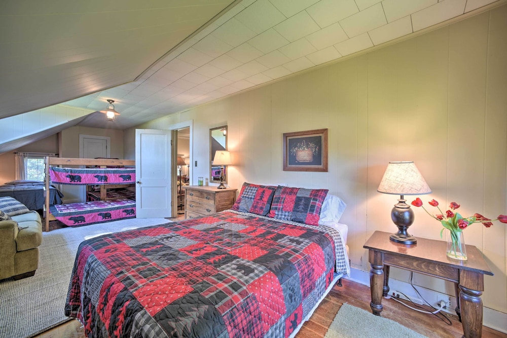House (4 Bedrooms) photo 2