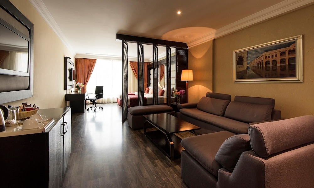 Deluxe Suite, 2 Twin Beds, Non Smoking photo 1