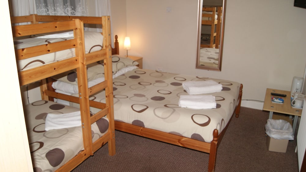 Family Room (Room 8)