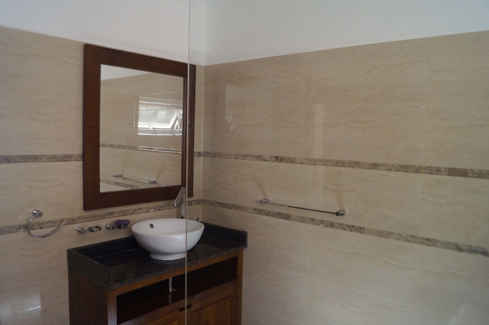 Three-Bedroom Apartment FF photo 2