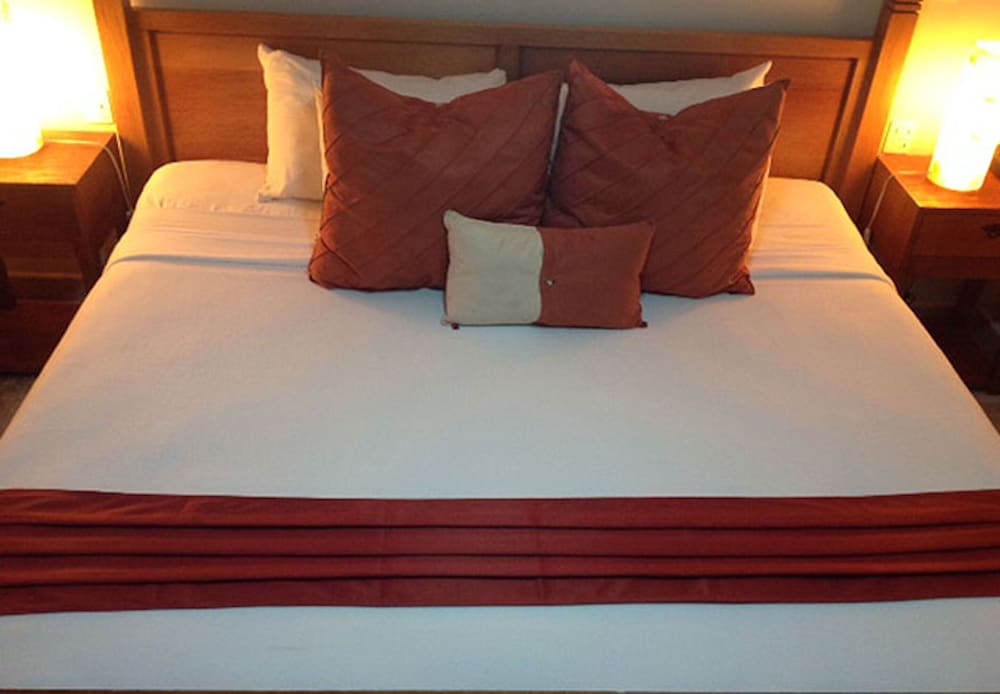 Room, 1 King Bed, Non Smoking - Photo 4