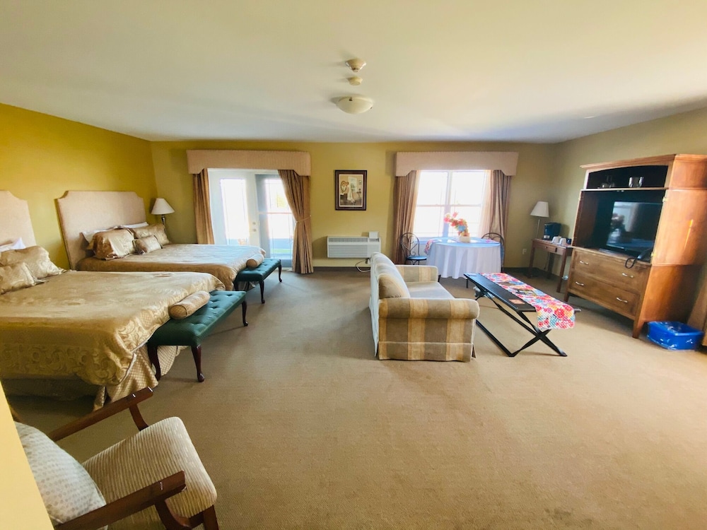 Suite, 2 Queen Beds, Non Smoking photo 1