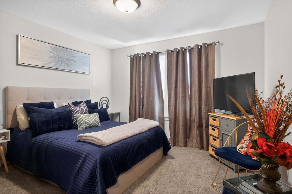 House, 6 Bedrooms photo 3