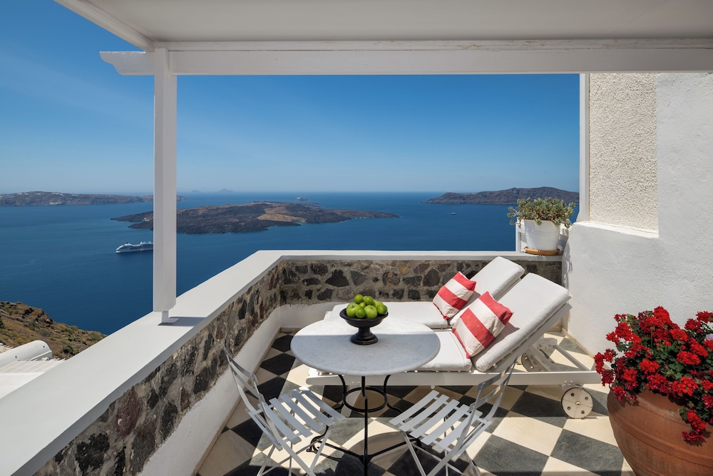 Selini Studio with Caldera View