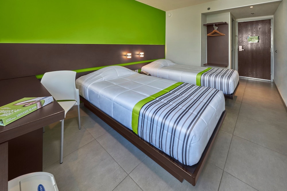 Room, 2 Twin Beds - Photo 6