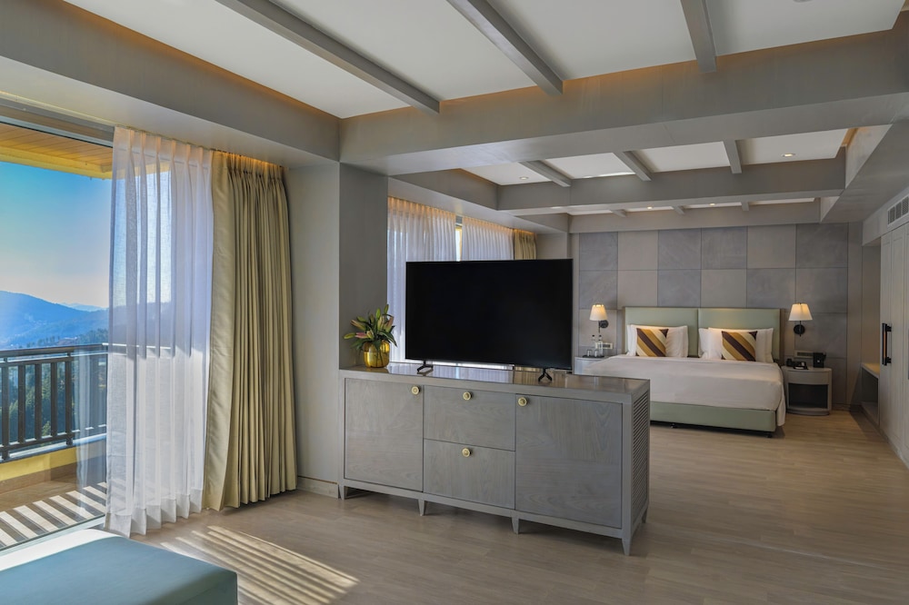 Junior Suite, 1 King Bed, Mountain View (2 Private Balconies)