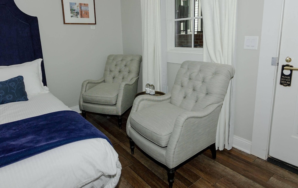 Room, 2 Queen Beds, Mobility Accessible, Non Smoking - Photo 4