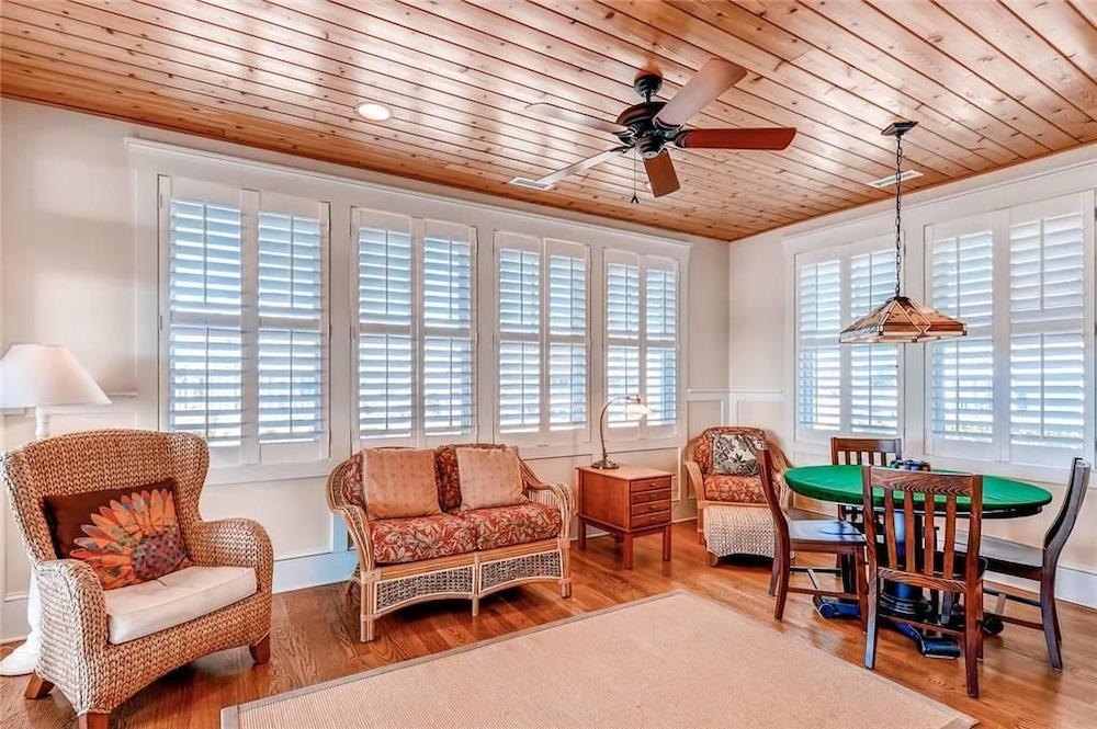 Family House, 6 Bedrooms, Ocean View, Sea Facing photo 2