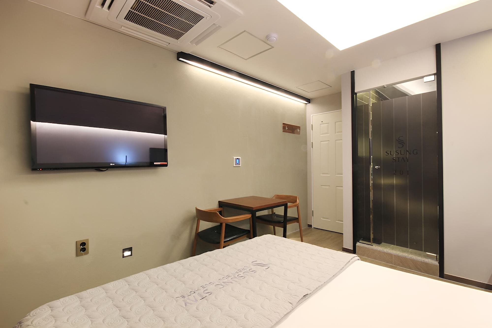 Room (Standard Room) - Photo 14