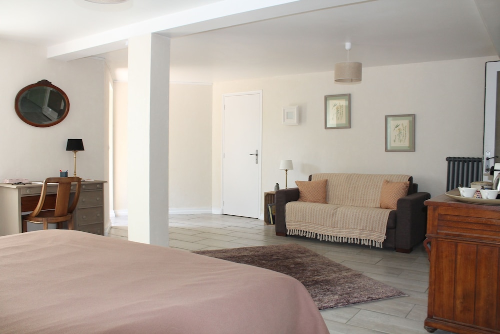 Superior Double Room, Garden View (Chambre Peintre) photo 2