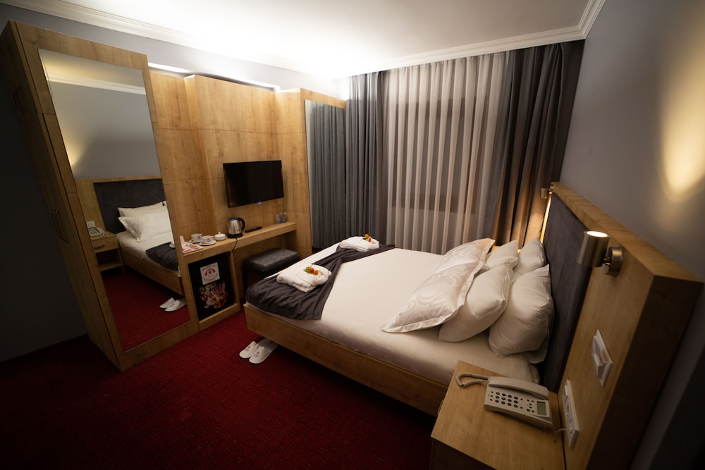 Economy Room
