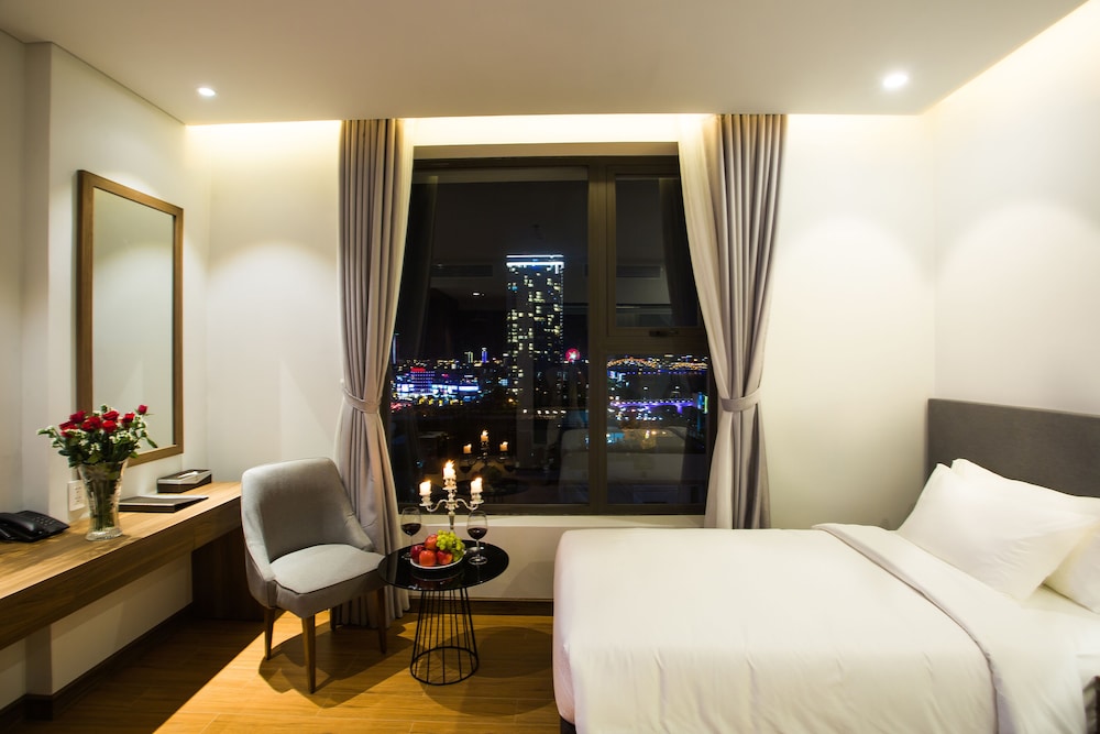 City Light Room - Photo 5