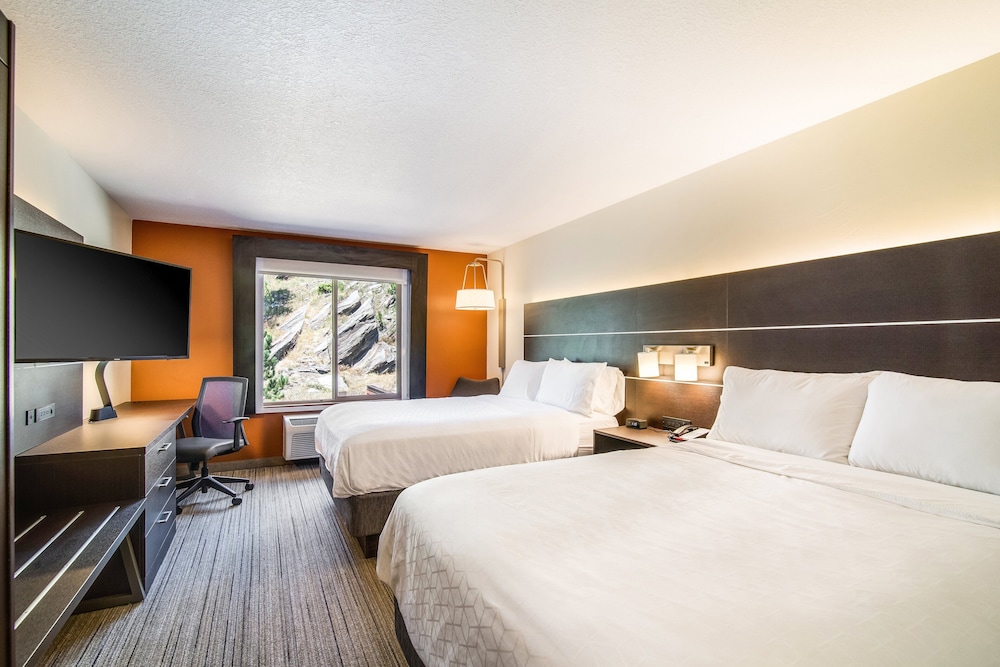 Standard Room, 2 Queen Beds - Photo 4