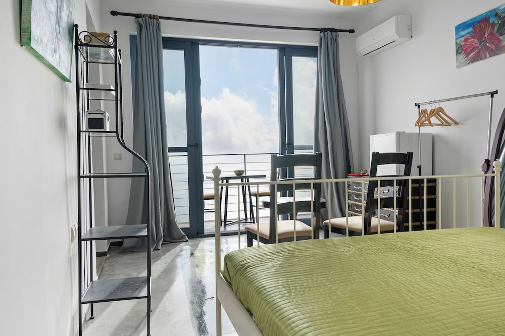 Double Room, Sea View, Sea Facing photo 3