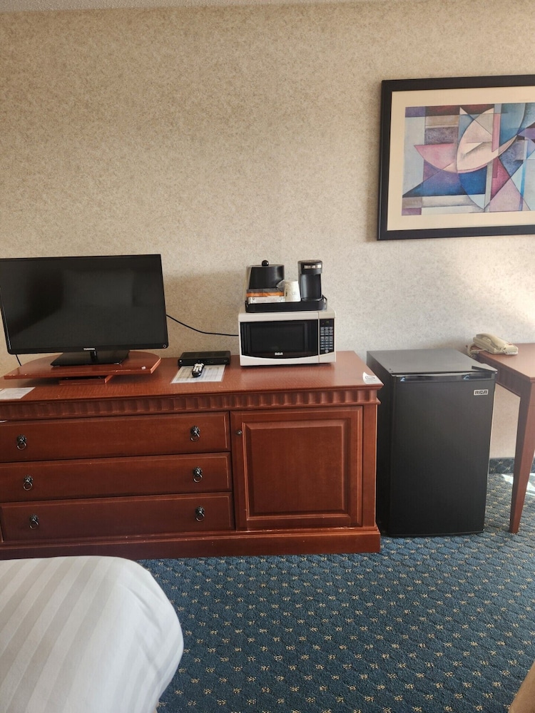 Premium Room, 2 Queen Beds, Non Smoking - Photo 3