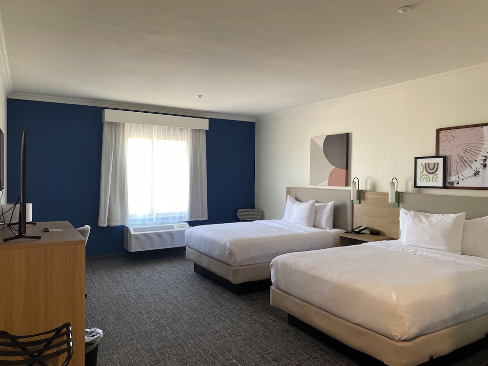 Room, 2 Queen Beds, Accessible (Hearing) photo 2