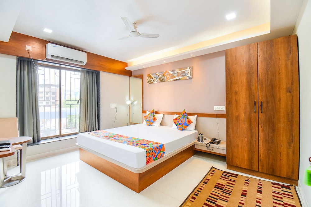 Deluxe Room - Photo 2