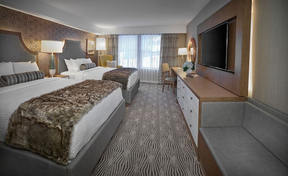 Deluxe Room, 2 Queen Beds, Mountain View - Photo 1