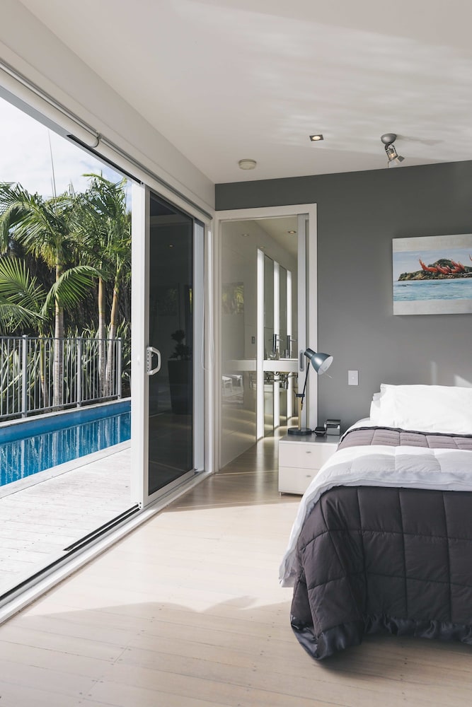The eyrie villa photo 1