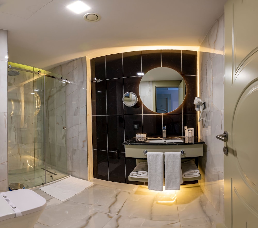 Standard Double or Twin Room - Photo 6