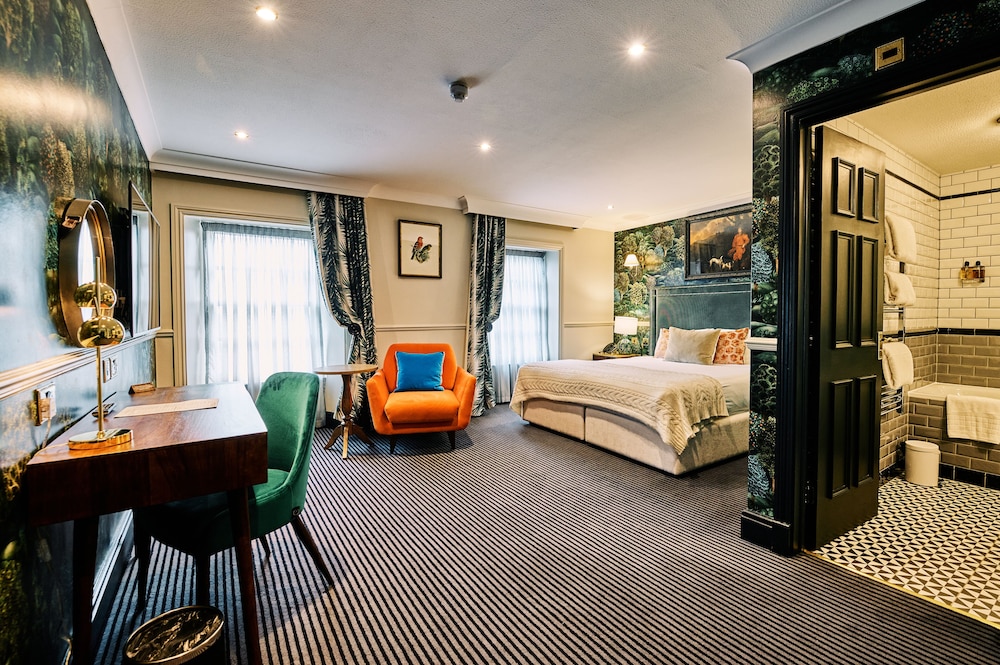 Deluxe Double Room, 1 King Bed, Non Smoking - Photo 2