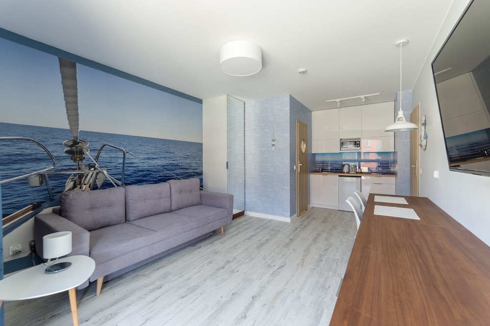 Apartment (1B)