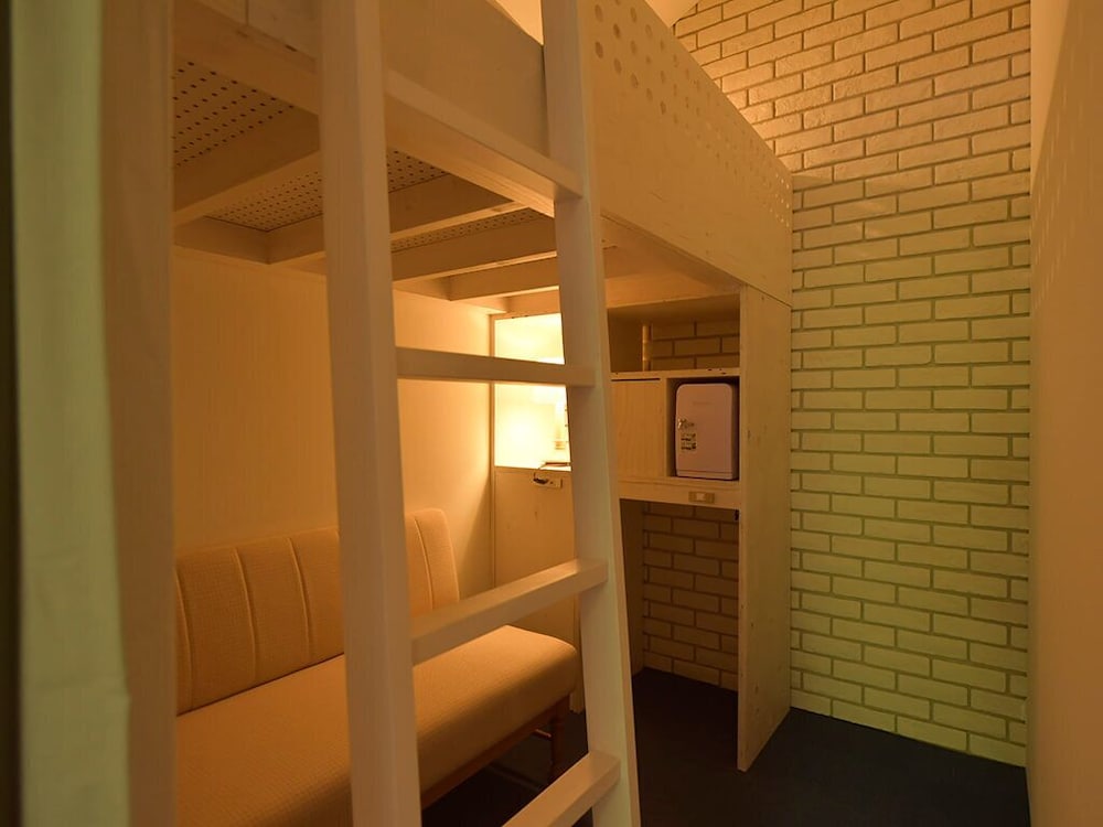 Female Dormitory / Loft Single photo 1