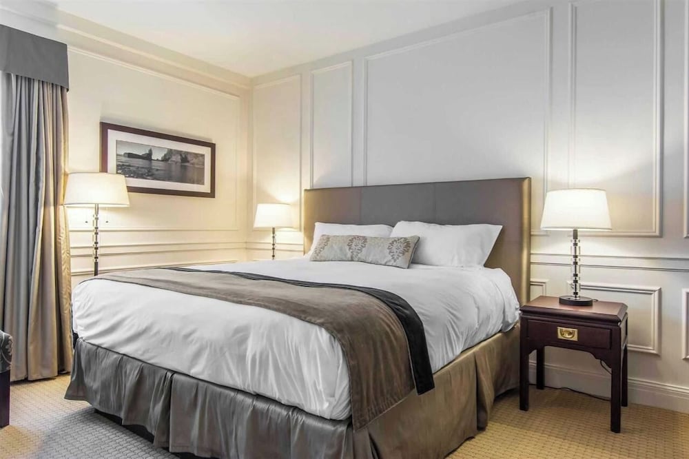 Basin View Room with King Bed - Photo 1