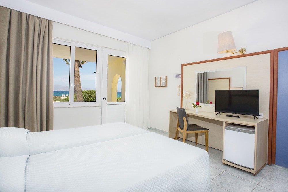 Twin Room, Sea View photo 3