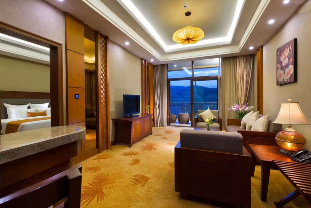 Suite, 1 King Bed