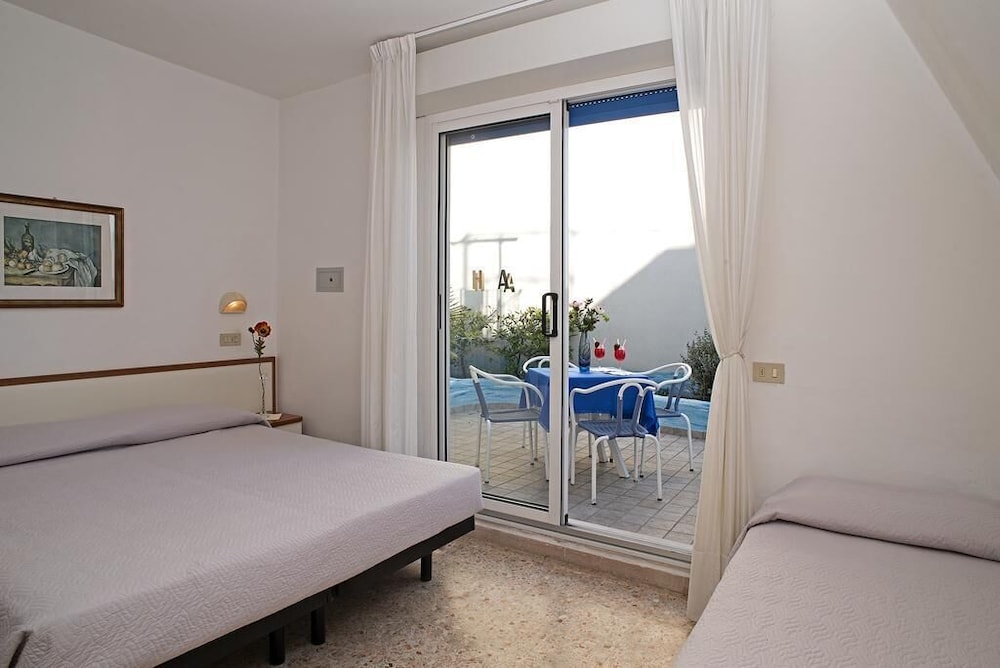 Triple Room - Photo 1