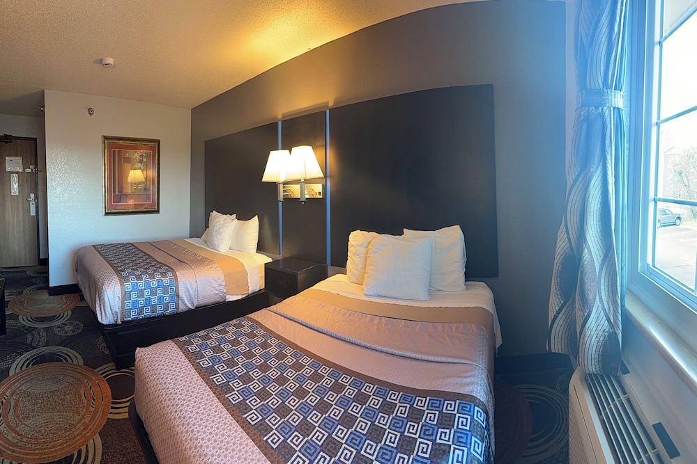 Standard Room, 2 Queen Beds, Non Smoking photo 2