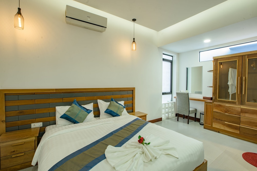 Superior Double Room, City View