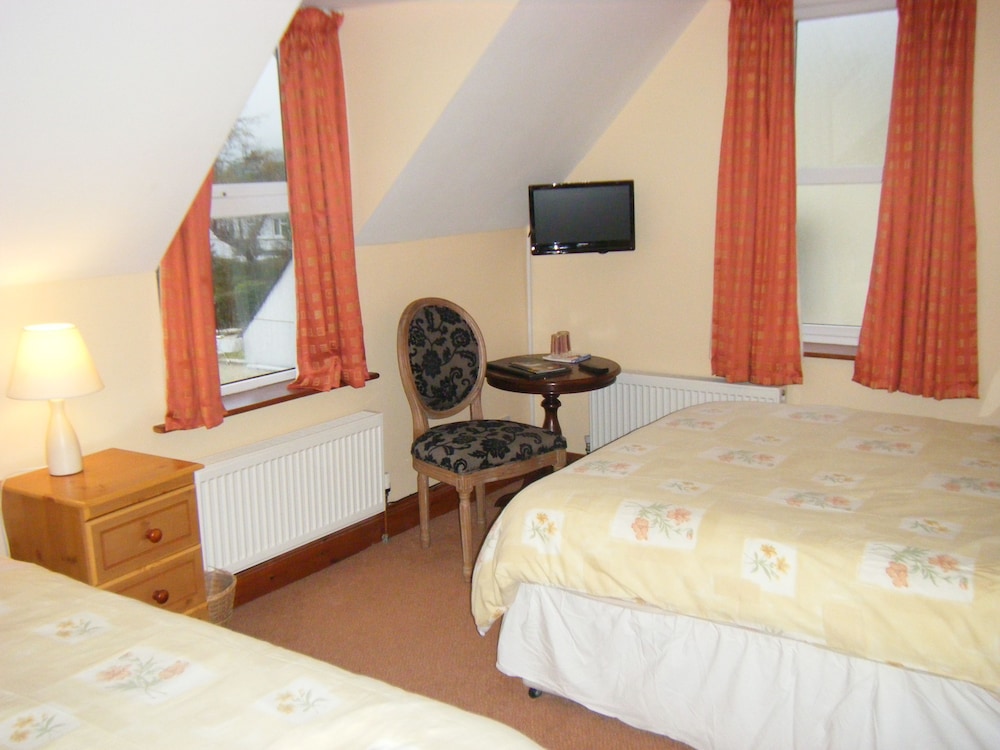Twin Room, Ensuite photo 2