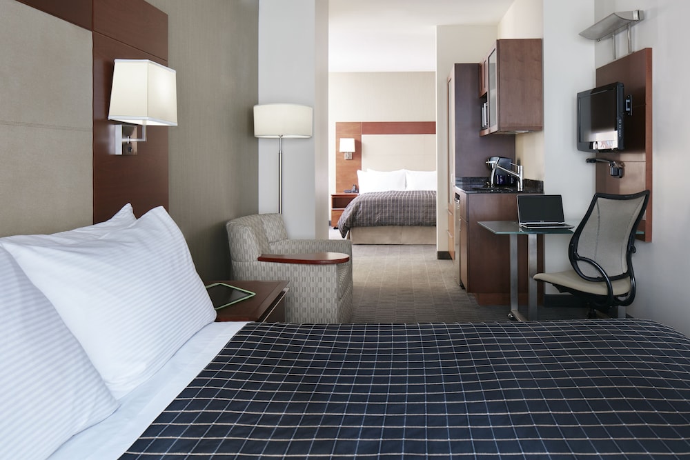 Deluxe Room, 2 Queen Beds - Photo 2