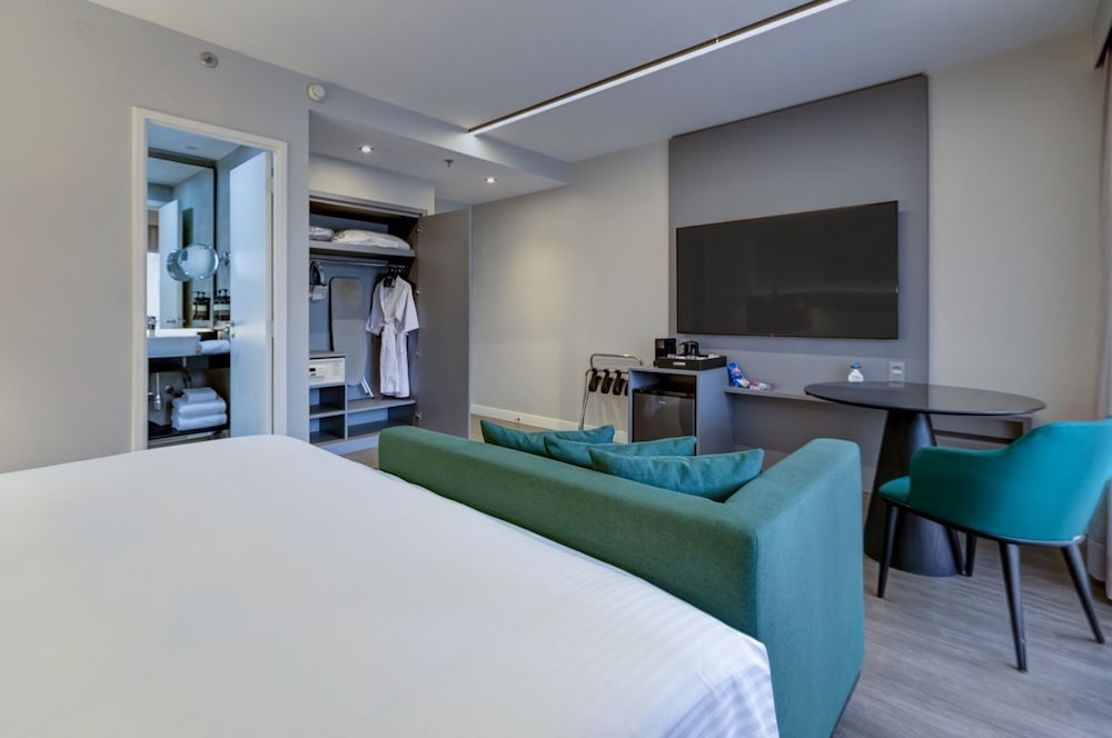 Room - Photo 3