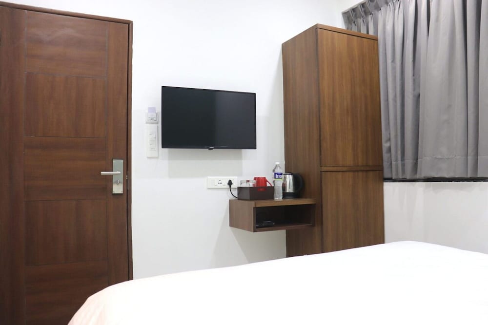 Standard Double Room - Photo 7