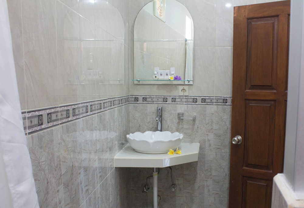 Studio Suite - Photo 14