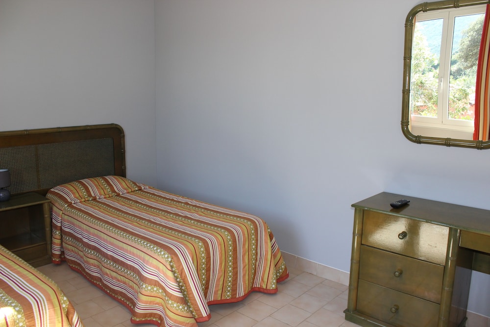 Double or Twin Room - Photo 7