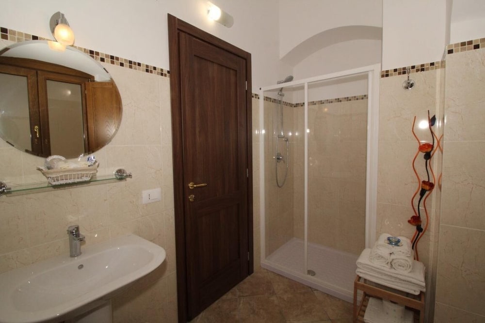Triple Room (with Extra Bed) photo 3