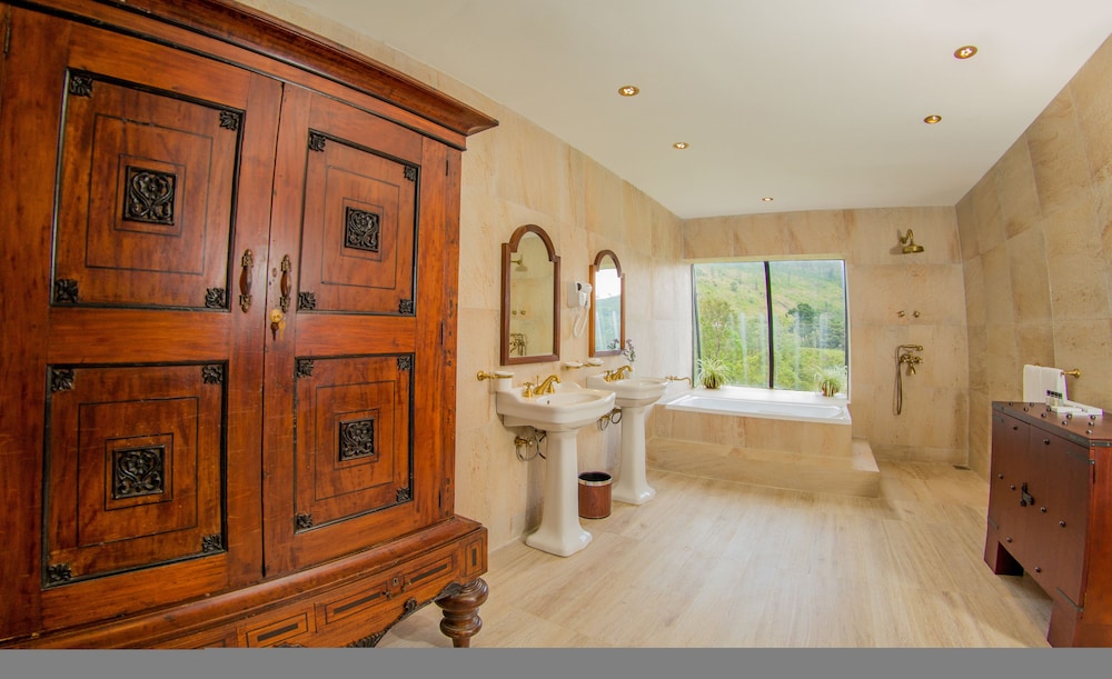 Suite - Photo 8