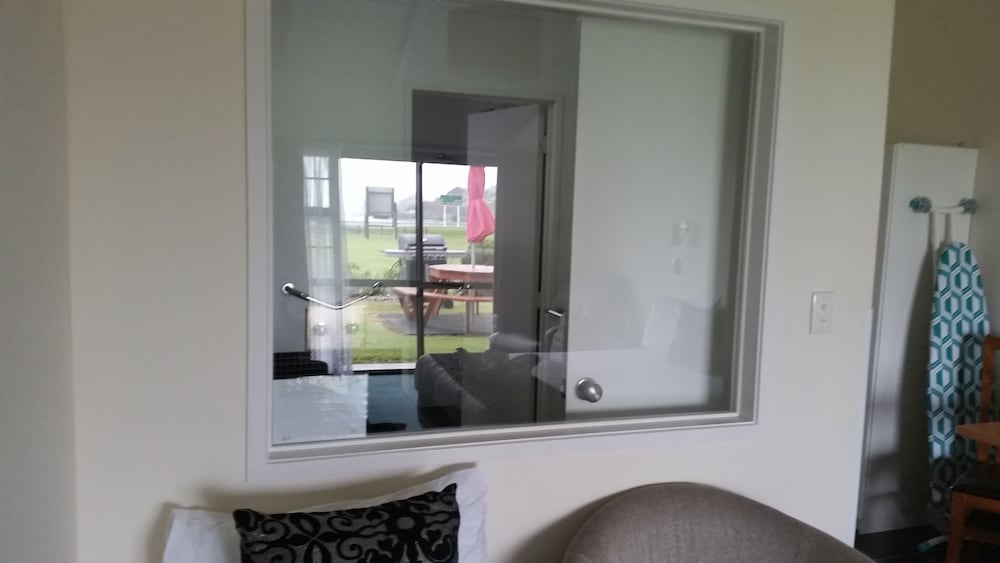 Luxury Studio With Lakeview, Queen And Single Bed, Private Thermal Pool photo 2