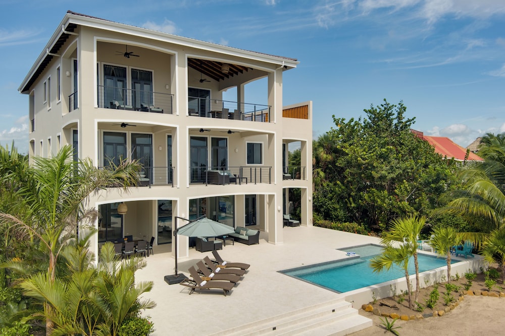 Luxury Villa, 5 Bedrooms, Hot Tub, Sea View