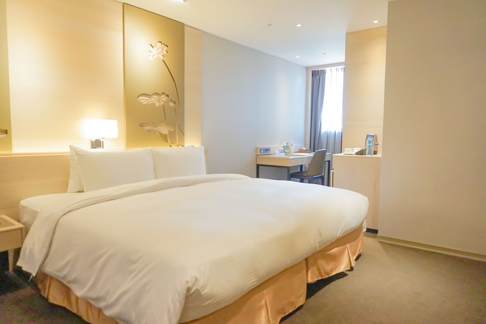 Standard Double Room, Bathtub photo 3