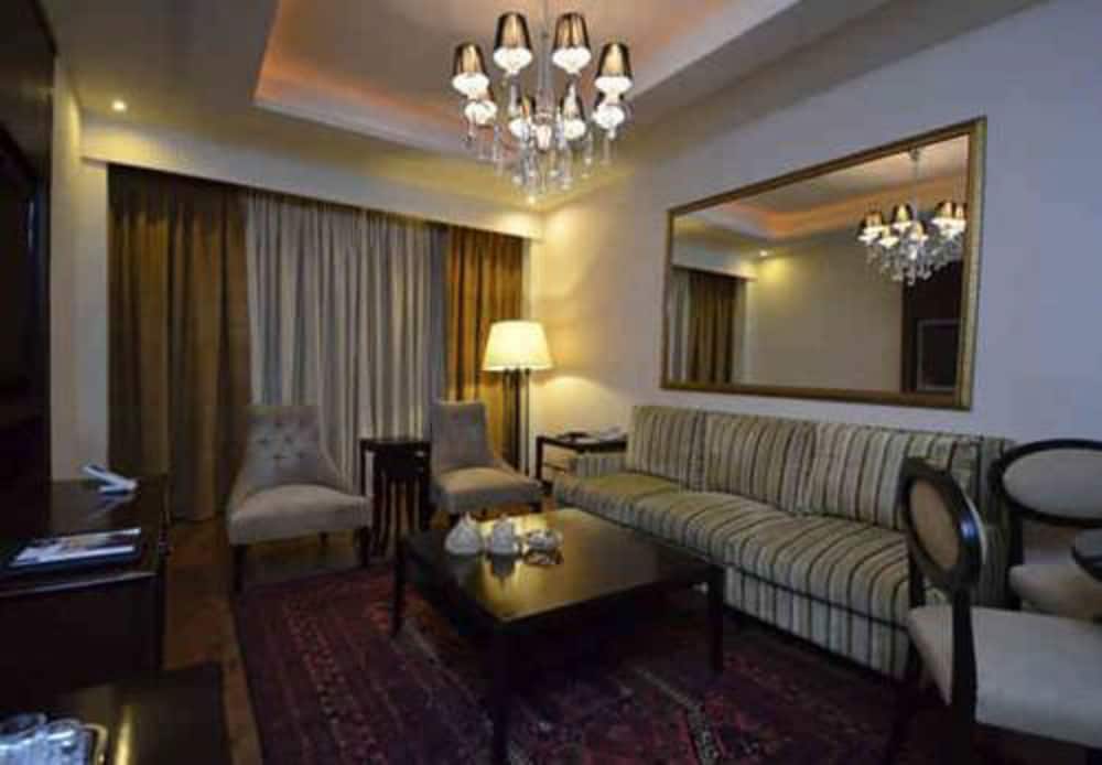 Suite photo 1