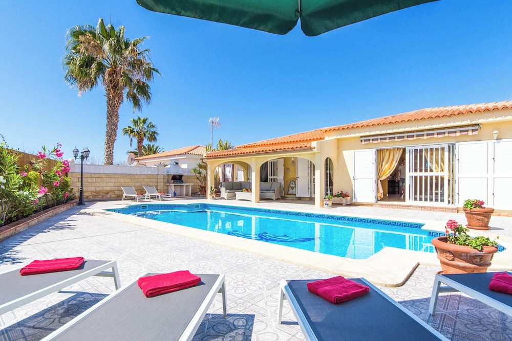 Villa (4 Habitaciones)