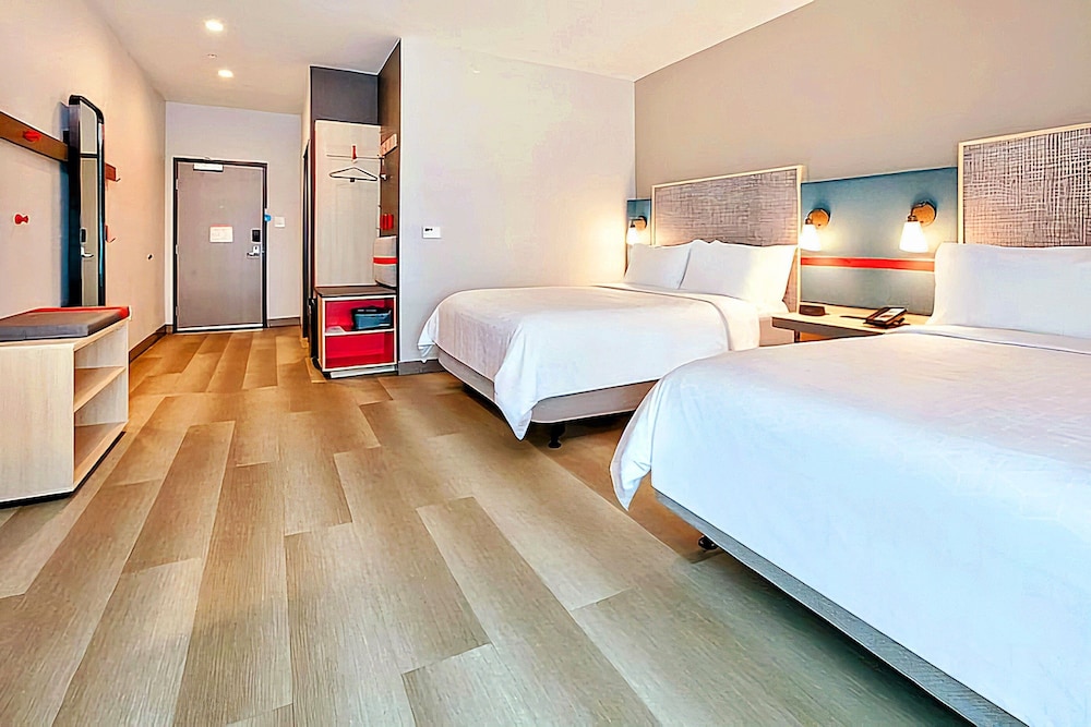 Room, 2 Queen Beds, Non Smoking photo 1