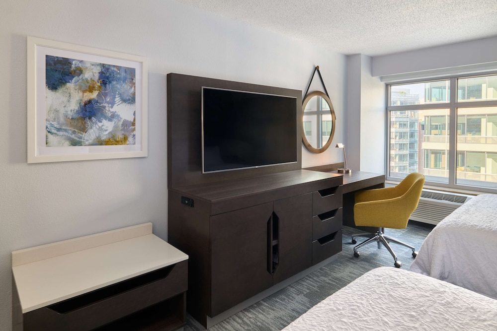 Room, 1 Queen Bed, Non Smoking - Photo 4