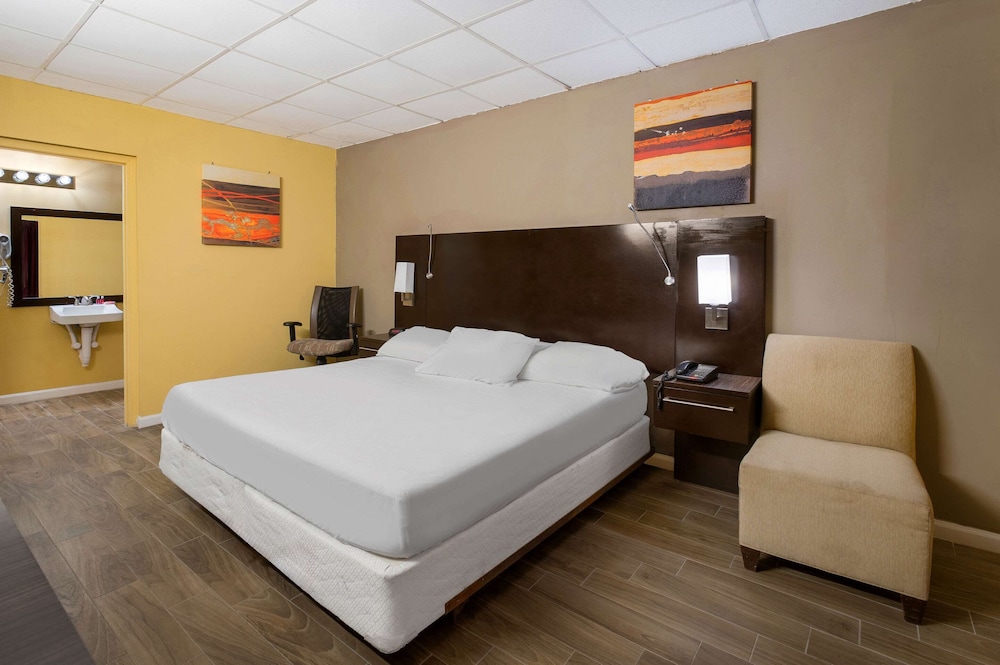 Room, 1 King Bed, Accessible, Non Smoking