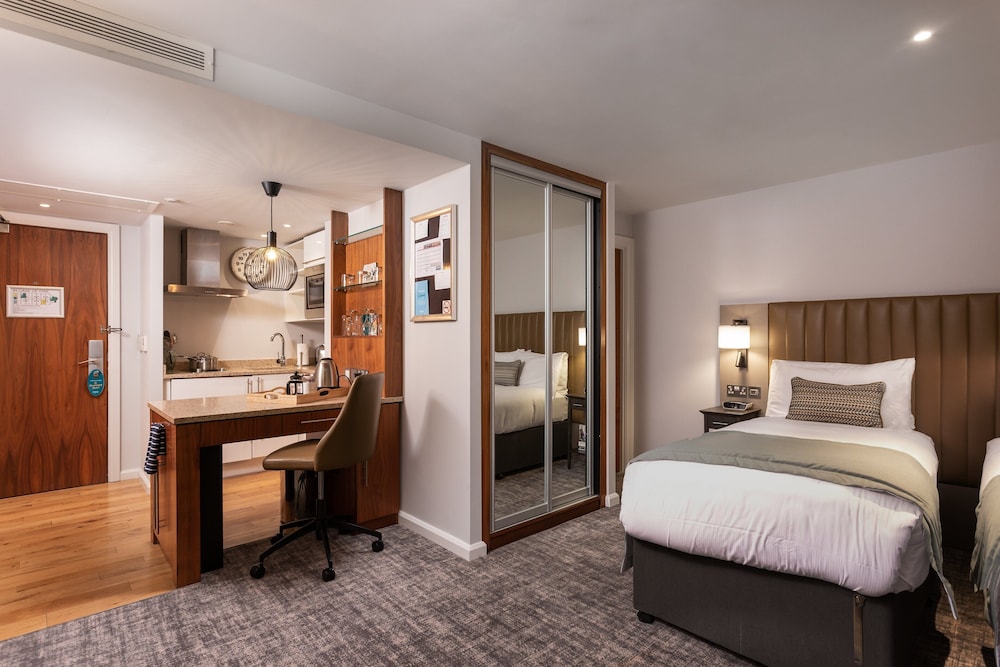 Studio Suite, 2 Twin Beds, Kitchenette - Photo 3